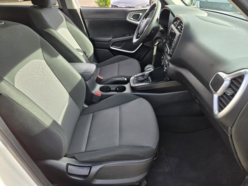 Certified 2024 Kia Soul LX w/ Option Group 015 image 16