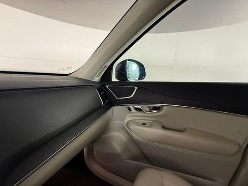 Used 2020 Volvo XC90 T6 Momentum w/ Protection Package Premier AWD/4WD image 29