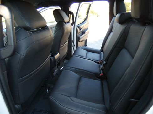 Used 2025 Toyota Tacoma TRD Sport image 48