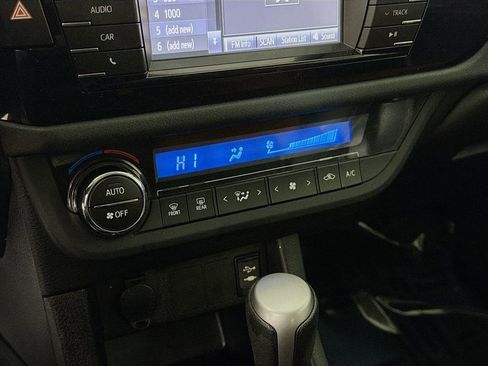 Used 2014 Toyota Corolla L image 18
