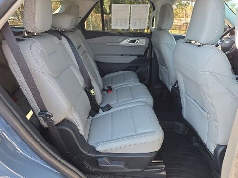 Certified 2025 Ford Explorer Active w/ Active Comfort Package image 16