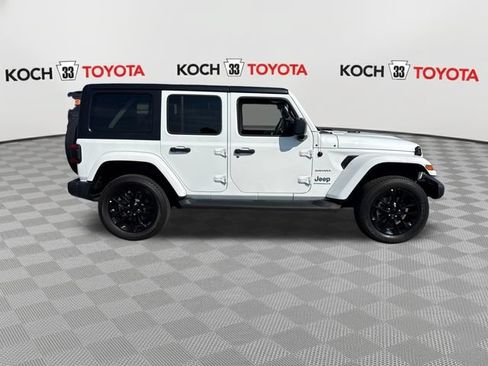 Used 2023 Jeep Wrangler Unlimited Sahara w/ Cold Weather Group AWD/4WD image 9