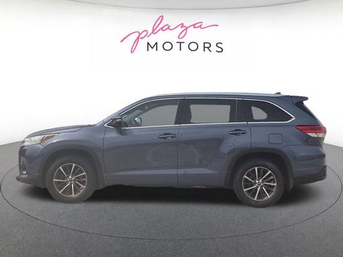 Used 2018 Toyota Highlander XLE AWD/4WD image 8