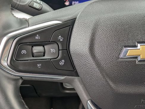 Used 2025 Chevrolet Trax LT w/ LT Convenience Package FWD image 20