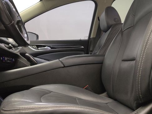 Used 2018 Buick Enclave Essence AWD/4WD image 17