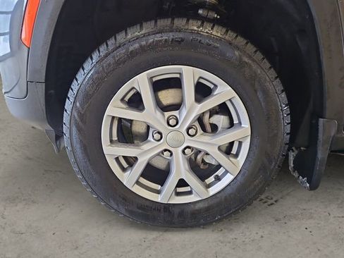 Used 2022 Jeep Grand Cherokee Limited image 15