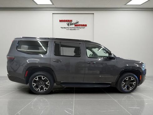 Used 2024 Jeep Wagoneer Series III AWD/4WD image 6
