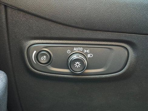 Used 2024 Chevrolet Equinox LT FWD image 15