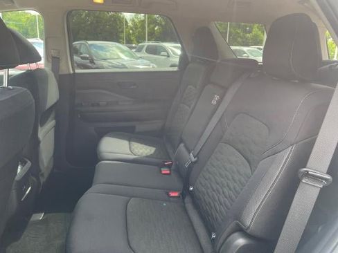 Used 2025 Nissan Pathfinder SV AWD/4WD image 17