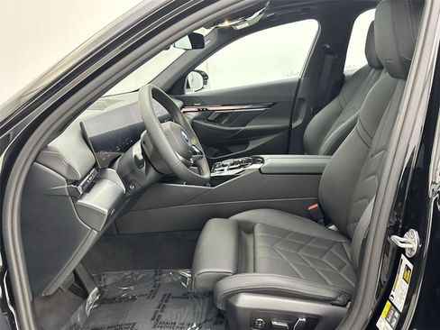 Used 2024 BMW i5 eDrive40i w/ M Sport Package image 25