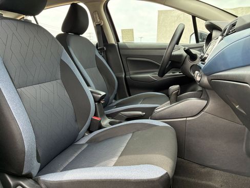 Used 2025 Nissan Versa SV FWD image 34