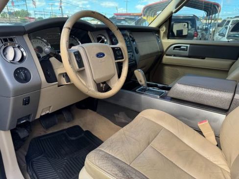 Used 2013 Ford Expedition XLT image 11