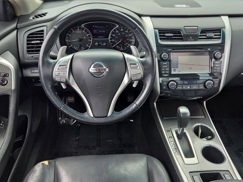 Used 2013 Nissan Altima 3.5 SL w/ Technology Pkg FWD image 12