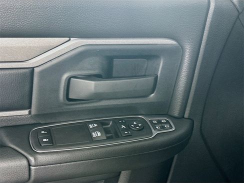 Used 2024 RAM 2500 Tradesman w/ Chrome Appearance Group image 23