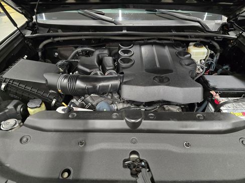 Used 2014 Toyota 4Runner SR5 image 12