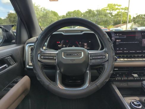 Used 2025 GMC Canyon Denali w/ LPO, Denali Black Edition AWD/4WD image 17