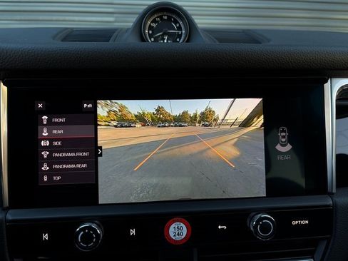 Certified 2026 Porsche Macan image 19