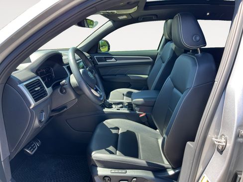 Certified 2023 Volkswagen Atlas Cross Sport SEL R-Line AWD/4WD image 9