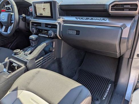 Used 2025 Toyota Tacoma TRD Off-Road AWD/4WD image 21