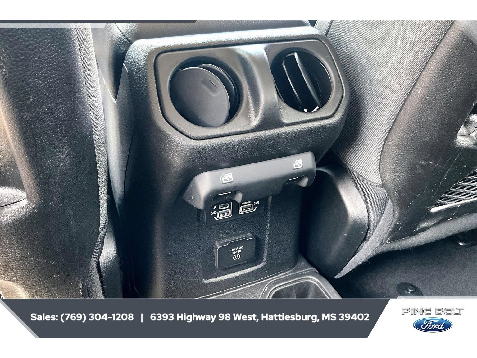 Used 2024 Jeep Wrangler Unlimited Rubicon AWD/4WD image 25