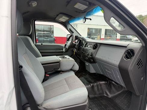 Used 2015 Ford F550 4x4 Regular Cab Super Duty image 18