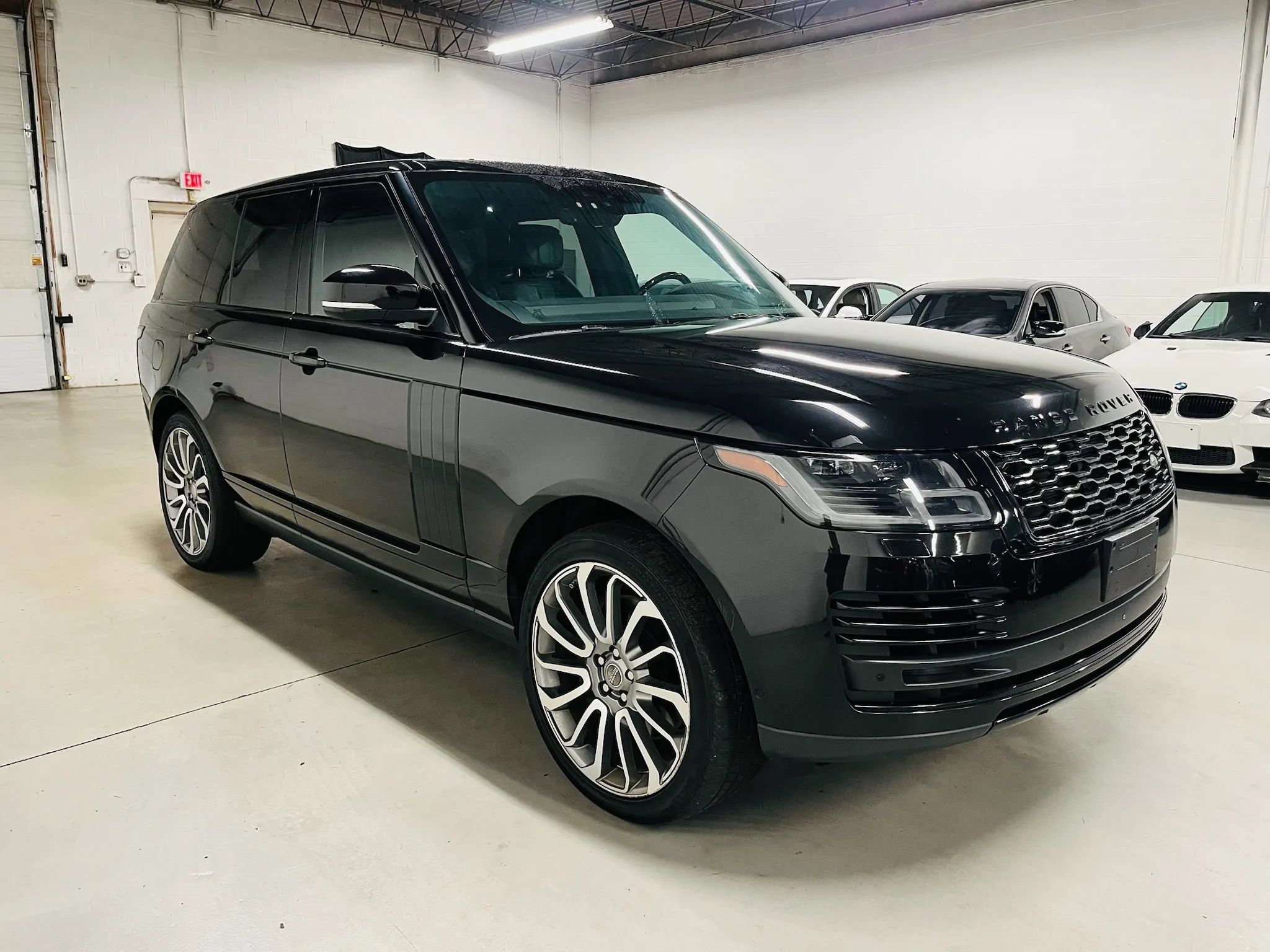 Used 2019 Land Rover Range Rover Supercharged AWD/4WD image 4