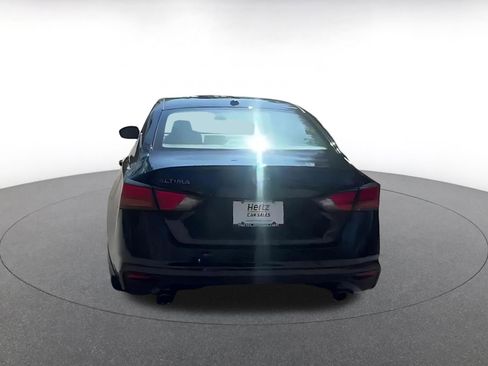 Used 2025 Nissan Altima 2.5 SR image 11