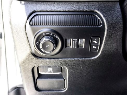 Used 2023 Jeep Wagoneer 4WD image 16