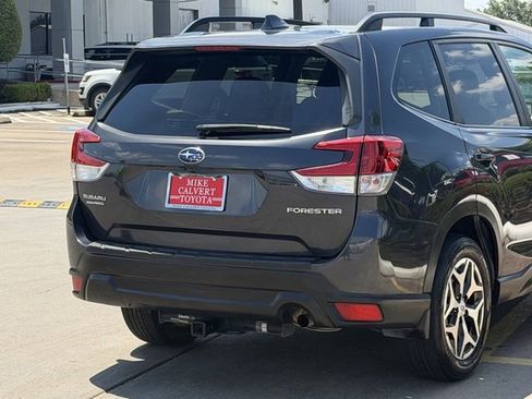 Used 2019 Subaru Forester Premium AWD/4WD image 7
