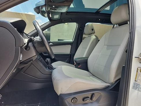 Used 2021 Volkswagen Tiguan SE R-Line FWD image 2