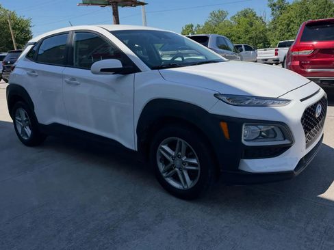 Used 2021 Hyundai Kona SE AWD/4WD image 3