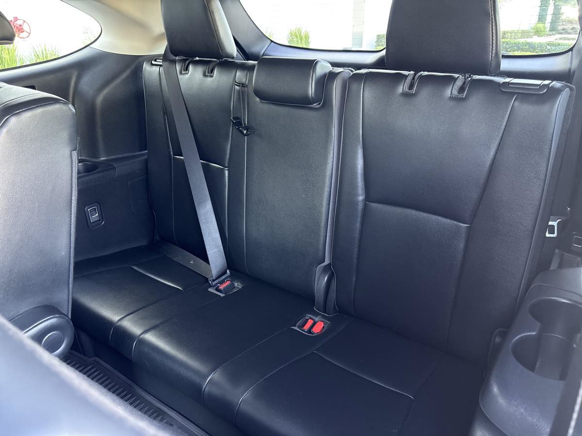 Used 2020 Toyota Highlander XLE FWD image 11