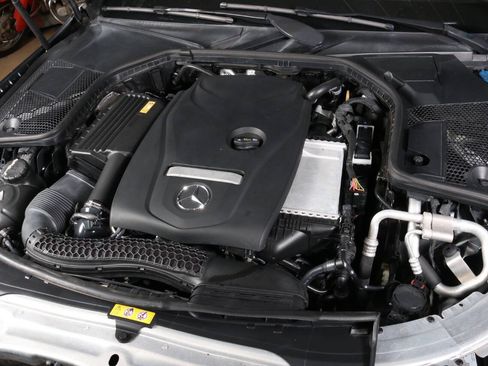 Used 2018 Mercedes-Benz C 300 Sedan image 40