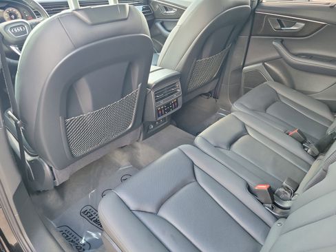Used 2025 Audi Q7 3.0T Premium Plus image 12