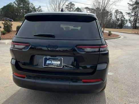 New 2025 Jeep Grand Cherokee L Laredo image 9
