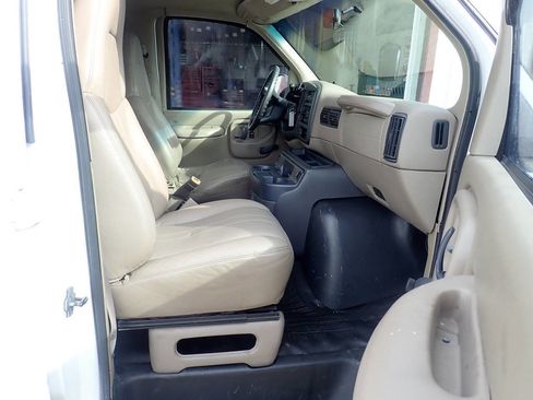 Used 2000 Chevrolet Express 3500 Extended image 20
