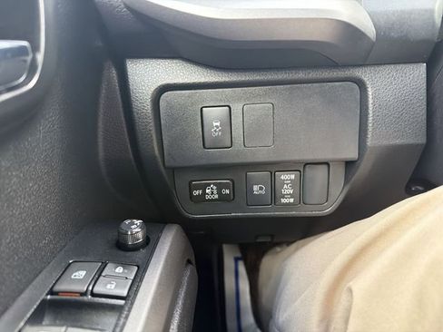 Used 2023 Toyota Tacoma TRD Off-Road w/ TRD Premium Off Road Package image 18