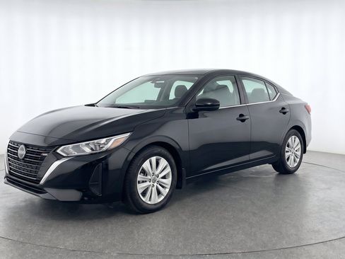 Used 2025 Nissan Sentra S FWD image 3