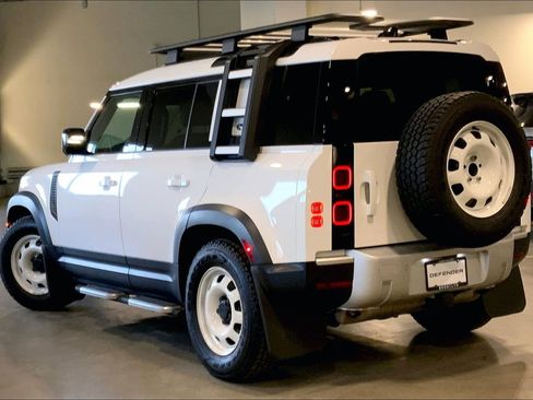 Used 2023 Land Rover Defender 110 S image 11