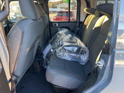 New 2026 Jeep Gladiator Sport image 17