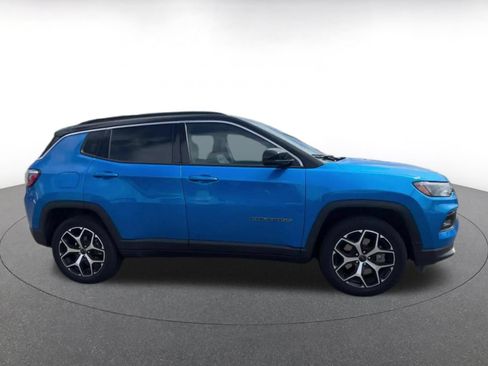Used 2025 Jeep Compass Limited AWD/4WD image 16