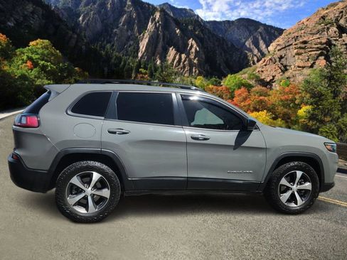 Used 2022 Jeep Cherokee Limited AWD/4WD image 2