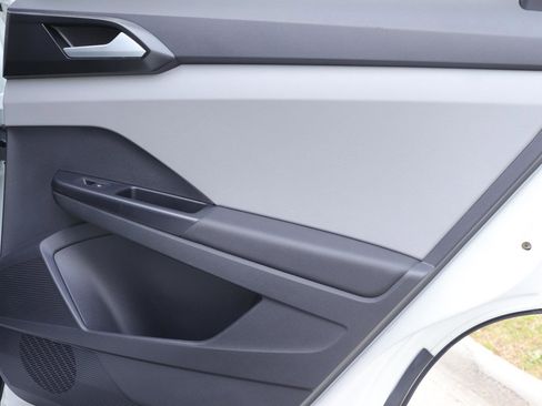 Used 2023 Volkswagen Taos SEL image 21