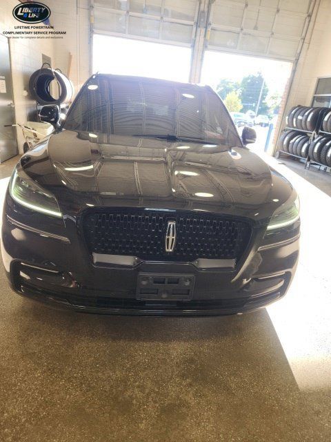 Used 2023 Lincoln Aviator Reserve w/ Jet Package AWD/4WD image 12