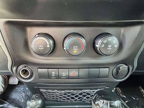 Used 2017 Jeep Wrangler Unlimited Sport AWD/4WD image 20