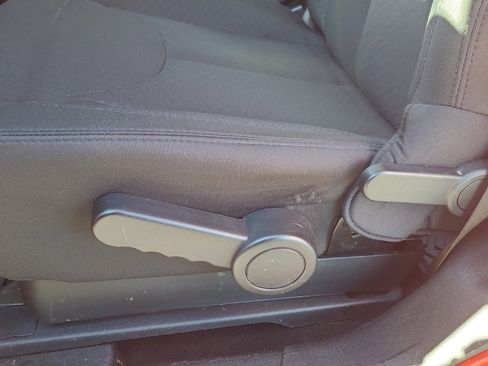 Used 2018 Jeep Wrangler Sport image 13