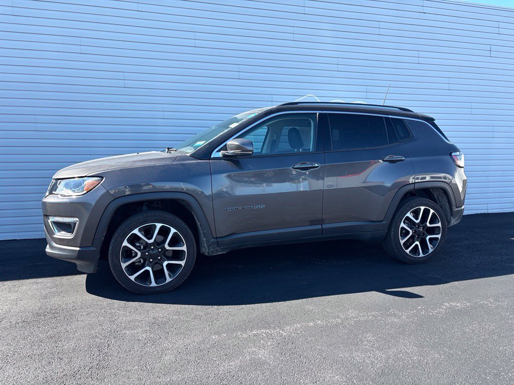 Used 2021 Jeep Compass Limited w/ Elite Exterior Group AWD/4WD image 1