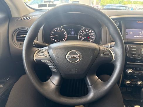 Used 2019 Nissan Pathfinder S AWD/4WD image 16