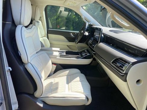 Used 2020 Lincoln Navigator Black Label w/ Cargo Convenience Package AWD/4WD image 35