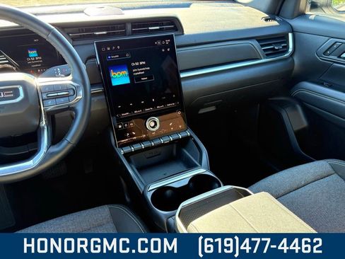 Used 2025 GMC Terrain Elevation image 28